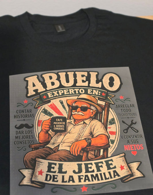 Abuelo: El Jefe De La Familia Tee